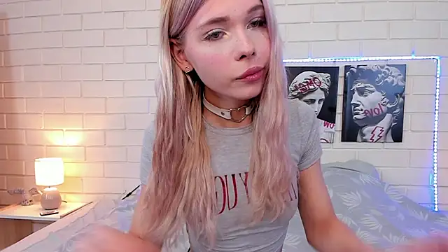 Blondy Fina online show from September 14, 4:55 am