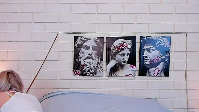 Blondy Fina online show from September 20, 4:57 am