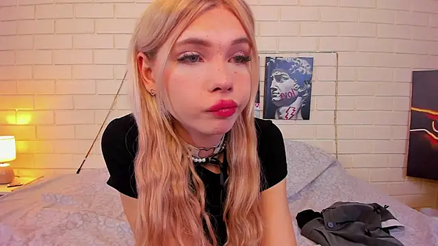 Blondy Fina online show from September 30, 4:50 am