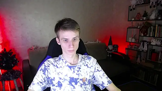 yes cute boy  online show from January 8, 9:17 pm