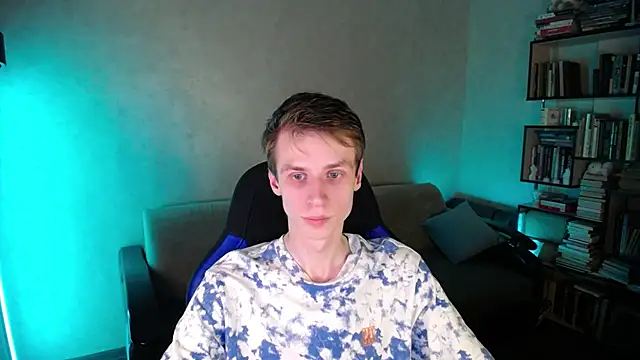 yes cute boy  online show from February 25, 2:16 pm