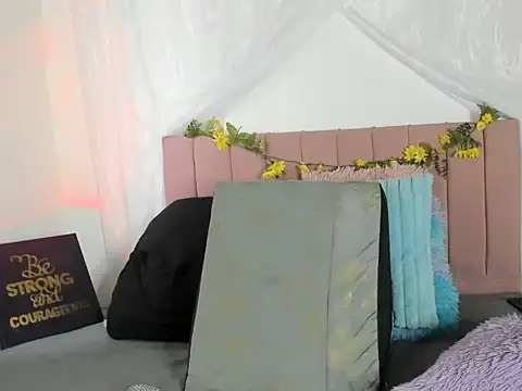 Snapshot of Tania_xw chatting on December 20, 2:46 pm Tania xw online show from December 20, 2:46 pm