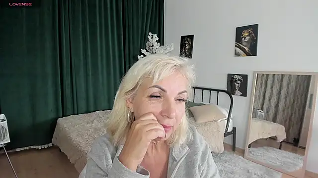 LiliaMoons online show from October 13, 11:32 am