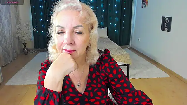 LiliaMoons online show from March 18, 9:01 am