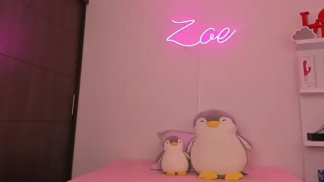 zoecams1 online show from April 16, 9:39 pm