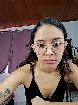 Snapshot of Britany_Sweety chatting on October 17, 4:42 pm Britany Sweety online show from October 17, 4:42 pm