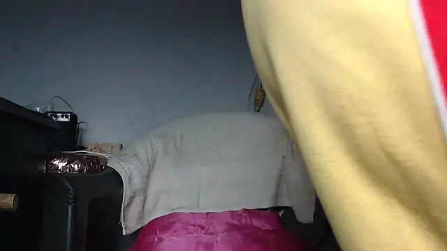 maggi hotsson online show from April 14, 3:34 am