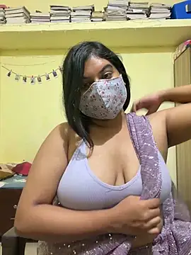 Snapshot of BigBreasted chatting on February 13, 5:31 pm BigBreasted online show from February 13, 5:31 pm