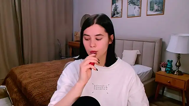 lil angel  online show from March 4, 8:53 am