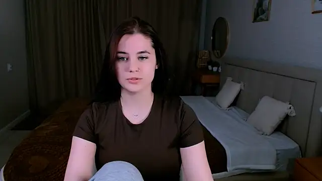 lil angel  online show from April 5, 10:29 pm