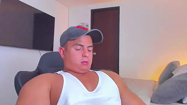 Snapshot of RJBarto chatting on October 3, 3:14 am RJBarto online show from October 3, 3:14 am