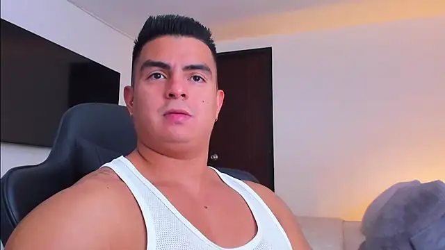 Snapshot of RJBarto chatting on October 8, 7:33 pm RJBarto online show from October 8, 7:33 pm