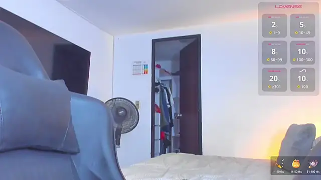 Snapshot of RJBarto chatting on November 3, 10:53 pm RJBarto online show from November 3, 10:53 pm