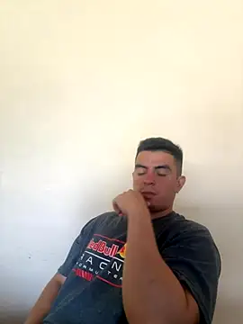 Snapshot of RJBarto chatting on November 4, 2:16 pm RJBarto online show from November 4, 2:16 pm