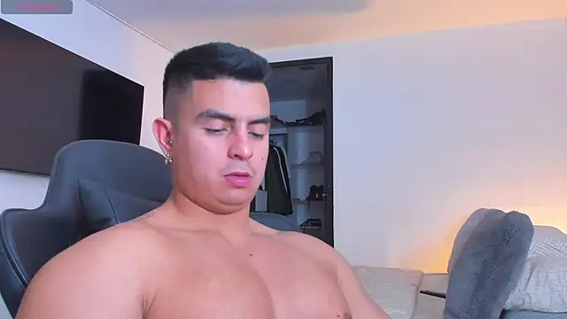 Snapshot of RJBarto chatting on November 22, 5:34 pm RJBarto online show from November 22, 5:34 pm