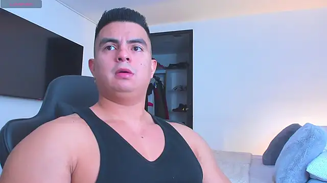 Snapshot of RJBarto chatting on December 20, 1:18 pm RJBarto online show from December 20, 1:18 pm