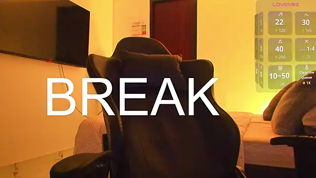 Snapshot of RJBarto chatting on December 21, 1:24 am RJBarto online show from December 21, 1:24 am