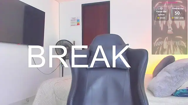 Snapshot of RJBarto chatting on January 16, 12:36 am RJBarto online show from January 16, 12:36 am