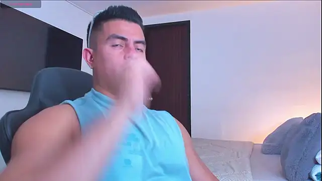 Snapshot of RJBarto chatting on February 17, 1:18 pm RJBarto online show from February 17, 1:18 pm