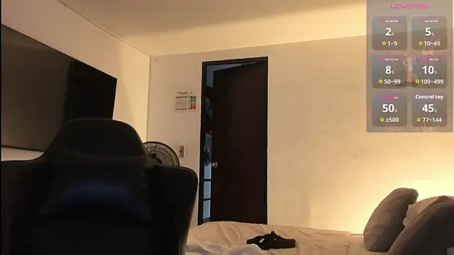 Snapshot of RJBarto chatting on March 2, 12:23 pm RJBarto online show from March 2, 12:23 pm