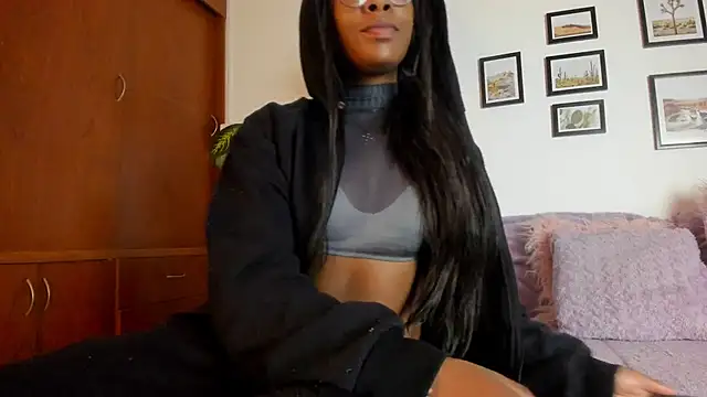 Snapshot of Coco_joness chatting on November 13, 7:57 pm Coco joness online show from November 13, 7:57 pm