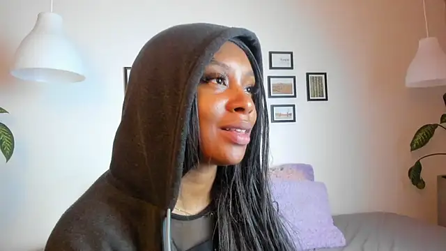 Snapshot of Coco_joness chatting on November 20, 8:08 pm Coco joness online show from November 20, 8:08 pm