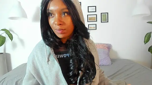 Snapshot of Coco_joness chatting on December 13, 8:25 pm Coco joness online show from December 13, 8:25 pm