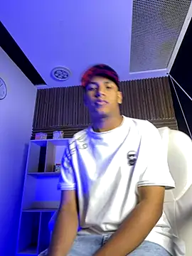 Snapshot of IsaacBlack_ chatting on September 12, 4:34 am IsaacBlack online show from September 12, 4:34 am