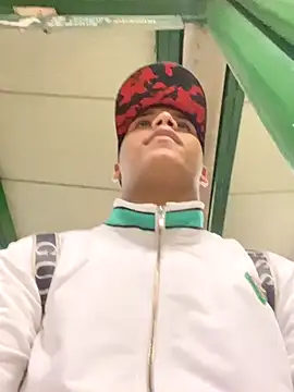 Snapshot of IsaacBlack_ chatting on October 3, 3:47 am IsaacBlack online show from October 3, 3:47 am