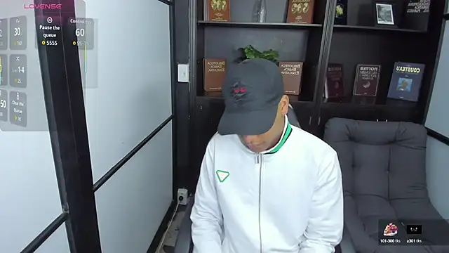 Snapshot of IsaacBlack_ chatting on October 18, 4:48 am IsaacBlack online show from October 18, 4:48 am