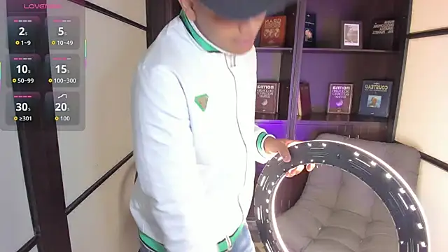 Snapshot of IsaacBlack_ chatting on October 21, 4:35 am IsaacBlack online show from October 21, 4:35 am