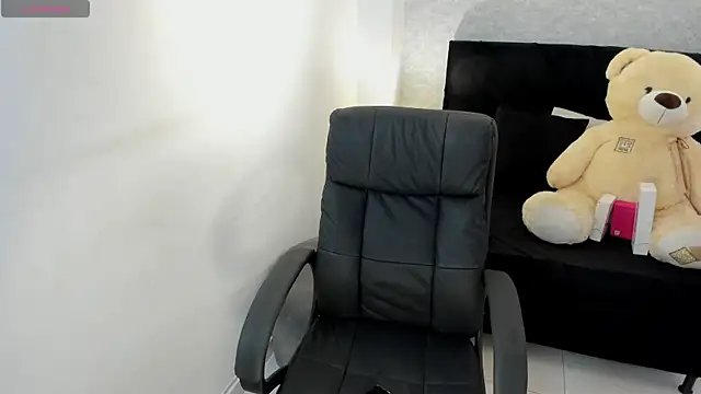 Snapshot of lily_cash1 chatting on September 22, 7:05 pm lily cash1 online show from September 22, 7:05 pm