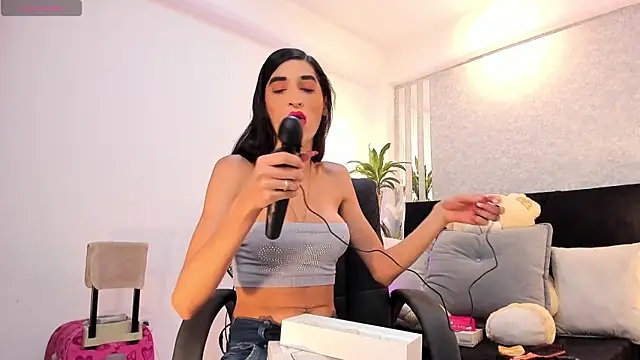 lily cash1 online show from January 9, 2:09 pm