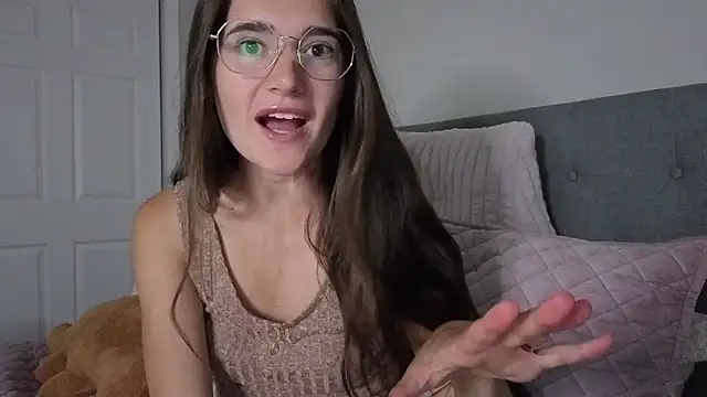bambifarrina online show from June 6, 1:43 am
