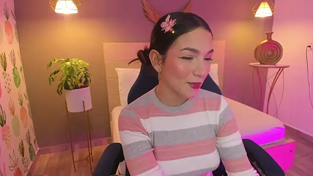 Snapshot of luma_sky_ chatting on October 7, 3:14 am luma sky online show from October 7, 3:14 am