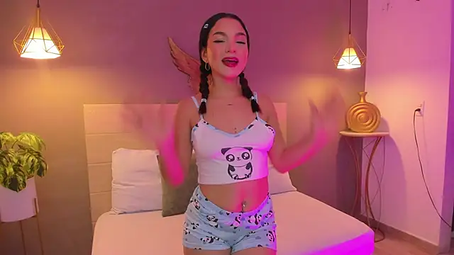 Snapshot of luma_sky_ chatting on October 16, 2:45 am luma sky online show from October 16, 2:45 am