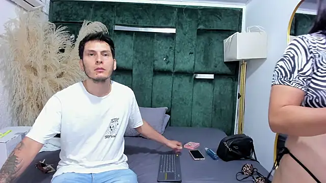 Charlotte Brian online show from November 9, 12:42 am