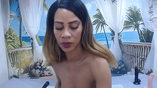 Snapshot of GlowGoddessxx chatting on April 23, 12:29 pm GlowGoddessxx online show from April 23, 12:29 pm