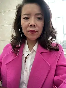 anna yngs online show from March 15, 10:43 am