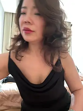anna yngs online show from July 16, 3:23 am