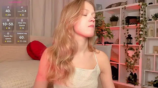 Snapshot of Kara_smalltits chatting on January 19, 11:36 am Kara smalltits online show from January 19, 11:36 am