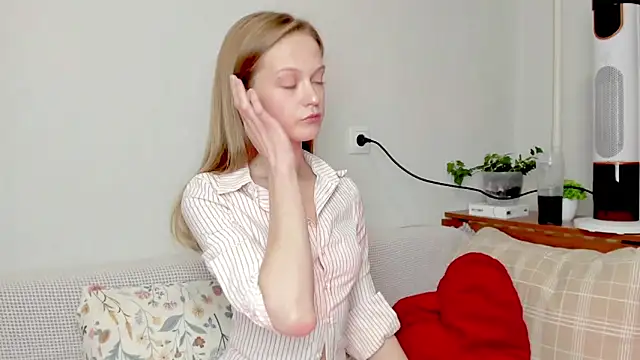 Kara smalltits online show from May 13, 12:46 pm