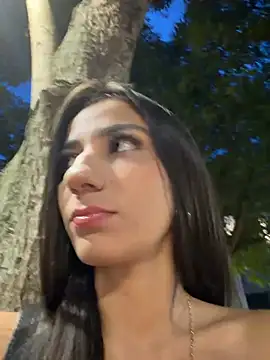 Snapshot of -juicy_ chatting on May 23, 11:20 pm -juicy online show from May 23, 11:20 pm