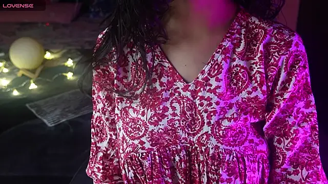 Snapshot of NidhiChandra chatting on November 3, 11:11 am NidhiChandra online show from November 3, 11:11 am