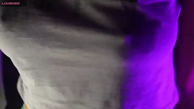 Snapshot of NidhiChandra chatting on November 12, 11:10 am NidhiChandra online show from November 12, 11:10 am