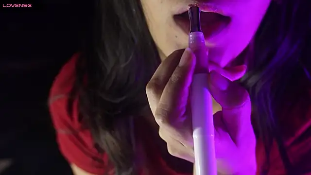 Snapshot of NidhiChandra chatting on November 18, 8:19 am NidhiChandra online show from November 18, 8:19 am