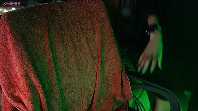 Snapshot of NidhiChandra chatting on December 18, 7:09 pm NidhiChandra online show from December 18, 7:09 pm