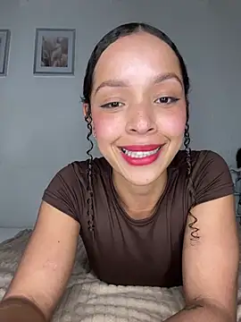 Yasmin777  online show from March 18, 10:24 pm