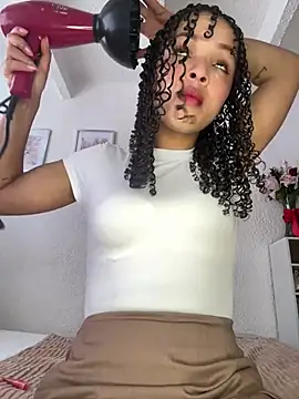 Snapshot of Yasmin777_ chatting on April 23, 5:26 pm Yasmin777 online show from April 23, 5:26 pm