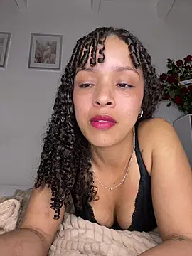Snapshot of Yasmin777_ chatting on May 15, 5:03 am Yasmin777 online show from May 15, 5:03 am